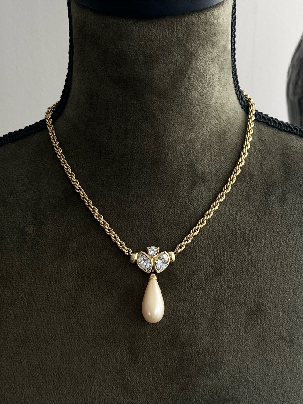 Vintage Christian Dior Marquise Rhinestone Pearl Drop Dangle Gold Chain Necklace